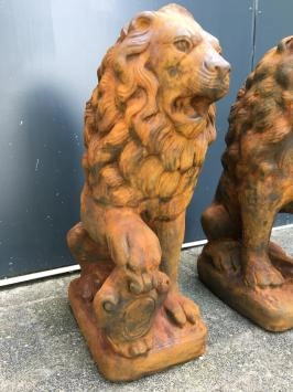 Set sitzende Löwen, Torwächter mit Schild, Vollsteinochse